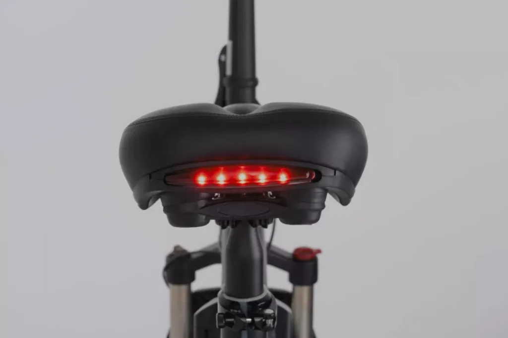 MOVE X 電動アシスト自転車　サドル一体型のテールライト